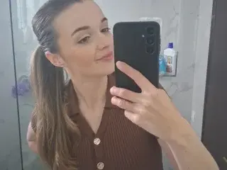 Naughty_LittleCara  live sex cam