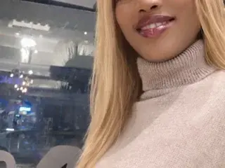 RosealineHartLee  live sex cam