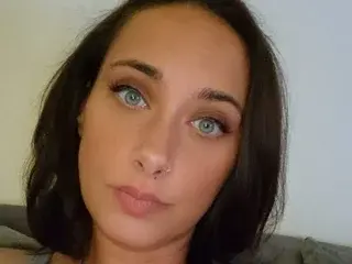 Lovelyy_Livvy  live sex cam