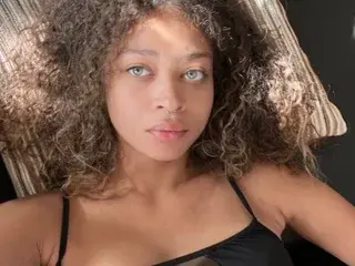WillowNoir  live sex cam