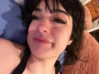 LilShasta21  live sex cam