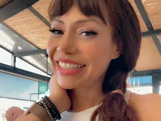 Laratinelli  live sex cam
