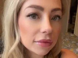 FrankiiRayeXXXX  live sex cam