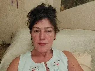 Cougarcofee33  live sex cam