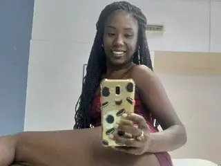 Goldenebony  live sex cam