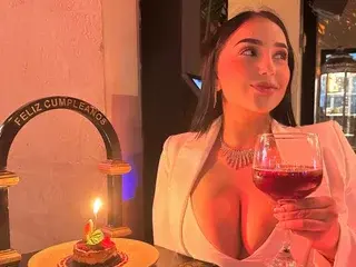Iris_Evanss  live sex cam