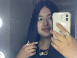MiniLaGirlie  live sex cam