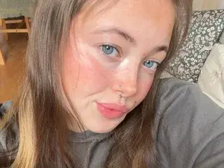 Avawhitexo  live sex cam