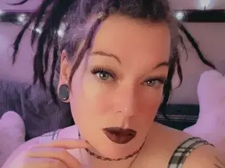 LilithLaneXx  live sex cam