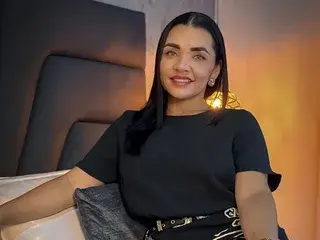 Miss_longina  live sex cam