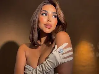 AllishaCoral  live sex cam