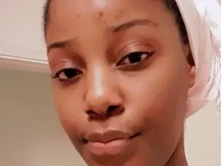 Essyasha24  live sex cam