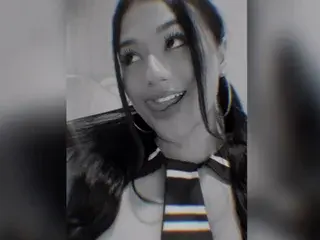 EmmaMonnet  live sex cam