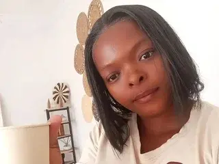 Juicybums87  live sex cam