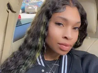 NaomiMilian  live sex cam