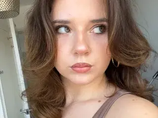 TheLucyMonroeXoXo  live sex cam
