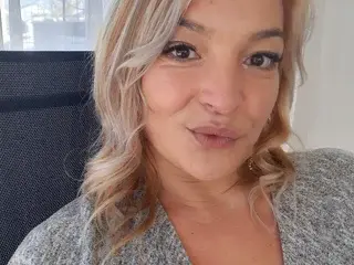 QueenfeetMaria  live sex cam