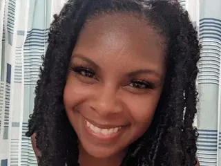 SirenSimone  live sex cam