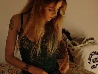 Sweet_sophie20  live sex cam
