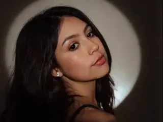 BellaBuunnyy  live sex cam