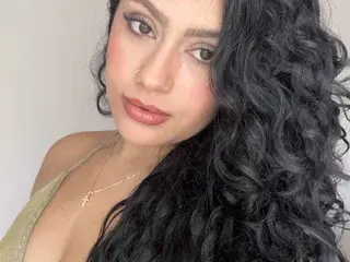 Daphnegb  live sex cam