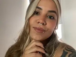 Rebeca_bruni  live sex cam