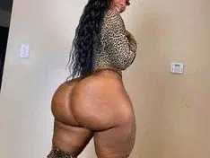 Liablackbigass  live sex cam