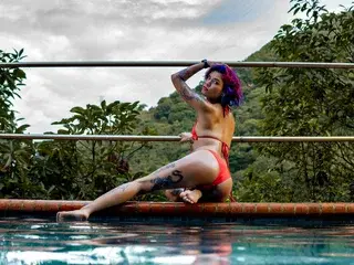 Orianaasaenz  live sex cam