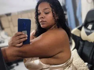 HarlyRouse  live sex cam