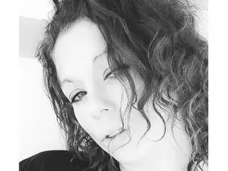 DivineMoonGoddess  live sex cam