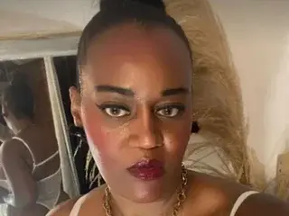 Lirarusso  live sex cam