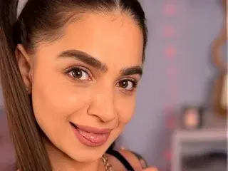 PureEllie  live sex cam