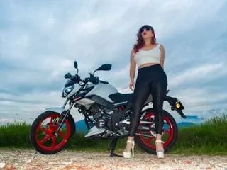 Piaf_cute  live sex cam
