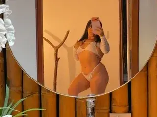 Sussy_Roxy  live sex cam