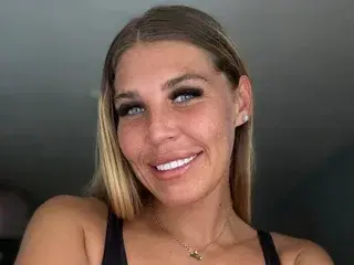 DemiBrookes25  live sex cam