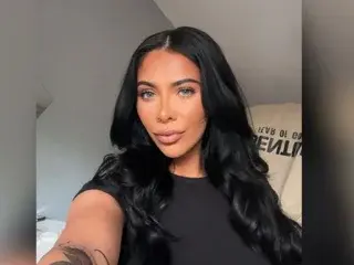 PrettynaughtyLacey  live sex cam