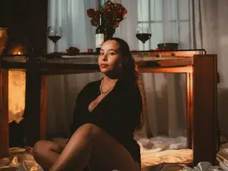 SahiaHills  live sex cam