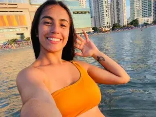 Alaikaforerocm  live sex cam