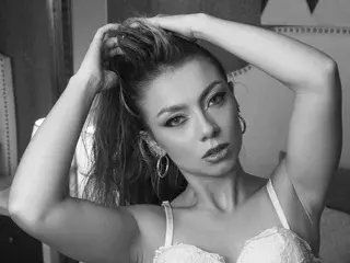 SusieWilliams  live sex cam