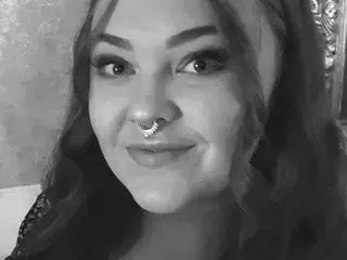Bbw_redhead_lola  live sex cam
