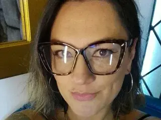 Kameliabms  live sex cam