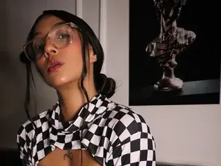 Laurynbrown  live sex cam