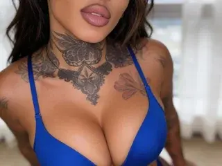 DesareeUK  live sex cam
