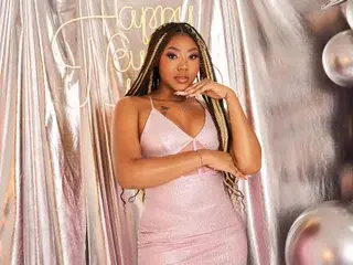 AngelaRobert  live sex cam