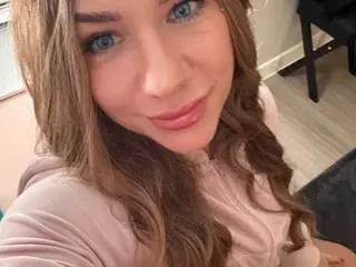 Miss_Trisha_XO  live sex cam
