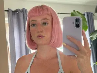 LittlemisscuteypieX  live sex cam