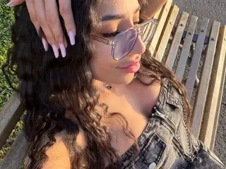 Ramira_Rowa  live sex cam