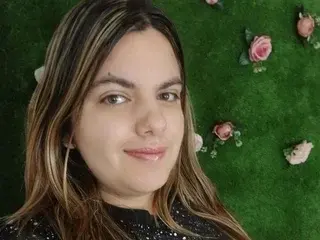 HugeTitties  live sex cam