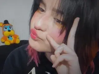 Red_Pandemonium  live sex cam