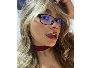 MelissaFresita  live sex cam